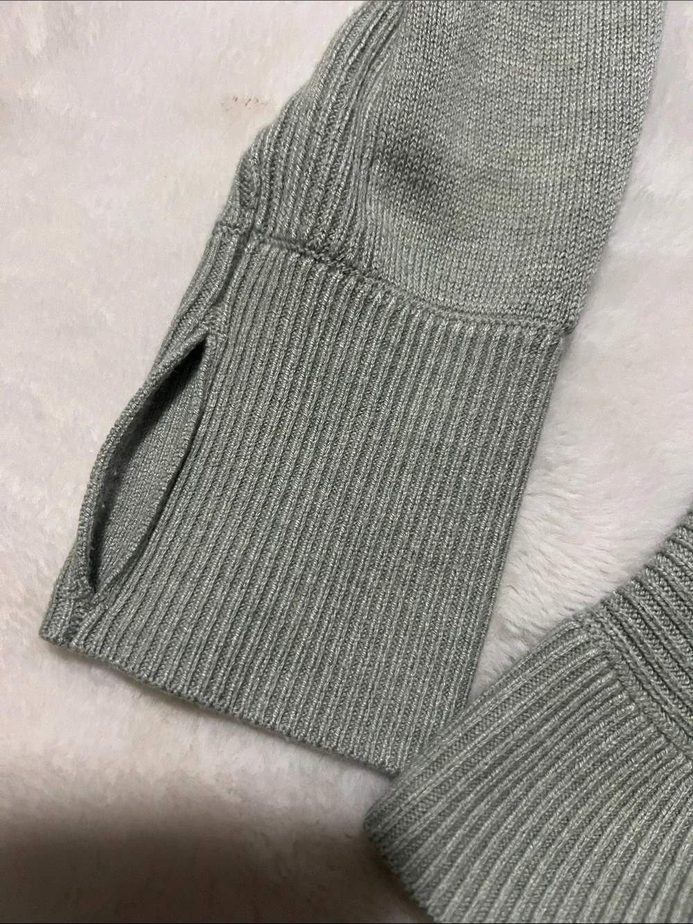 Lululemon Women’s Sweater Sage Green Size 6